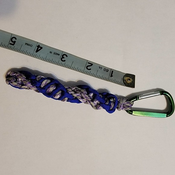 Carabiner Paracord Tassel Clip Keychain Twist Bend - Picture 1 of 6